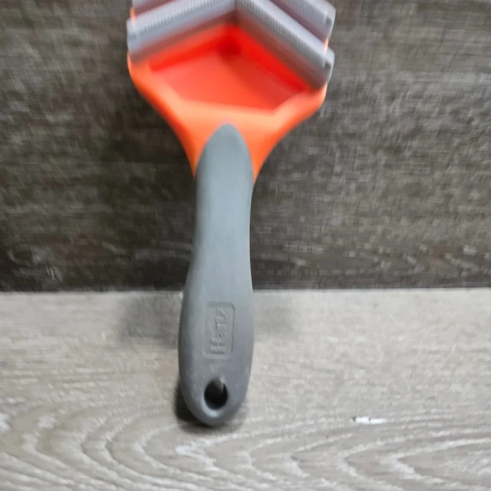 Hartz Groomers Best Fur Fetcher DeShedding Brush Dog Cat Orange Gray Tool